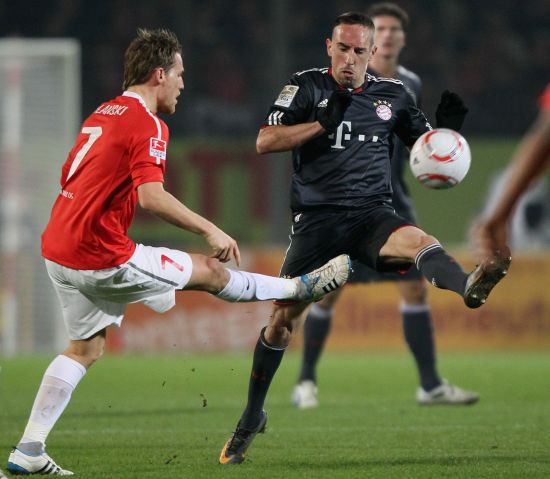 展示了他在 展示了他在